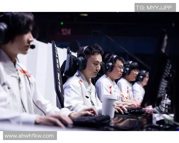 对话杨强:回顾英雄联盟职业生涯的辉煌与挑战 对话杨强:回顾英雄联盟职业生涯的辉煌与挑战