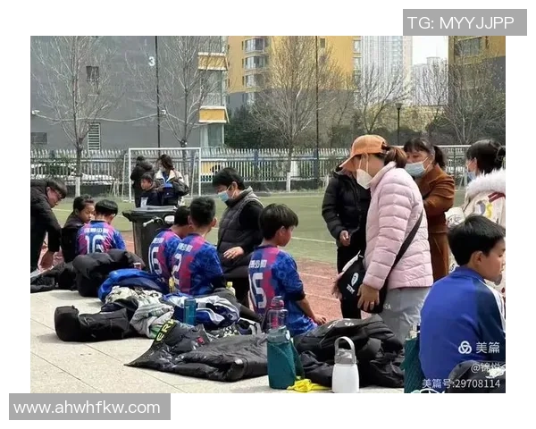 班级足球奖项评选活动精彩回顾与获奖团队风采展示 班级足球奖项评选活动精彩回顾与获奖团队风采展示